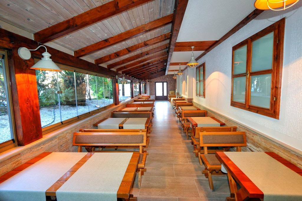 坡多斯特罗格酒店 布德瓦 外观 照片