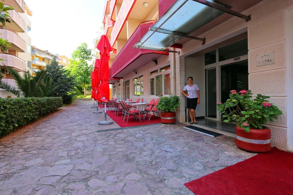 坡多斯特罗格酒店 布德瓦 外观 照片
